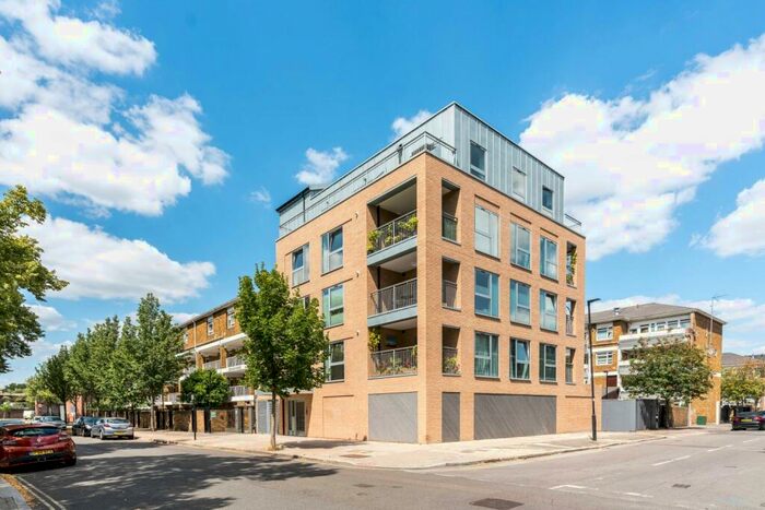 2 Bedroom Flat To Rent In Lilford Road London, SE5