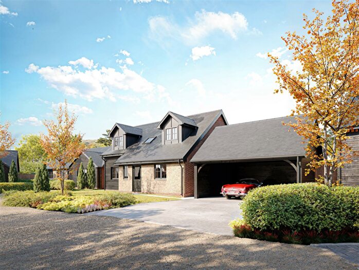 4 Bedroom Chalet For Sale In Niton Fields, PO38