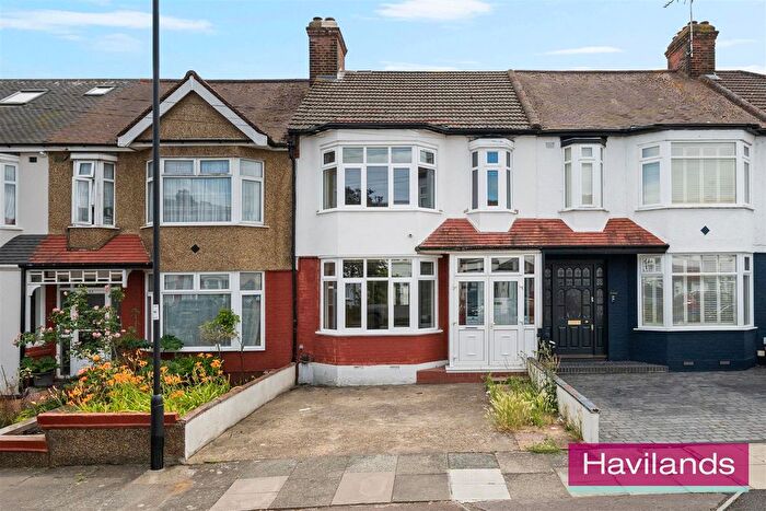 3 Bedroom Property To Rent In Ulster Gardens, London, N13