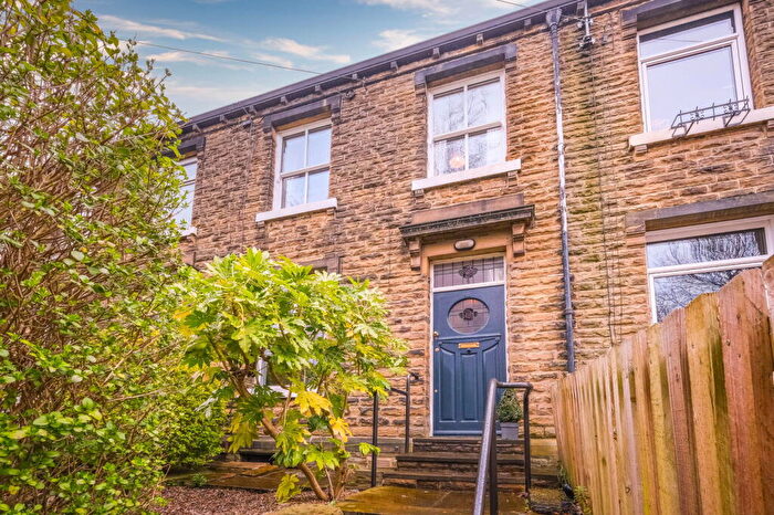 3 Bedroom Terraced House For Sale In Spa Wood Top, Huddersfield, HD4