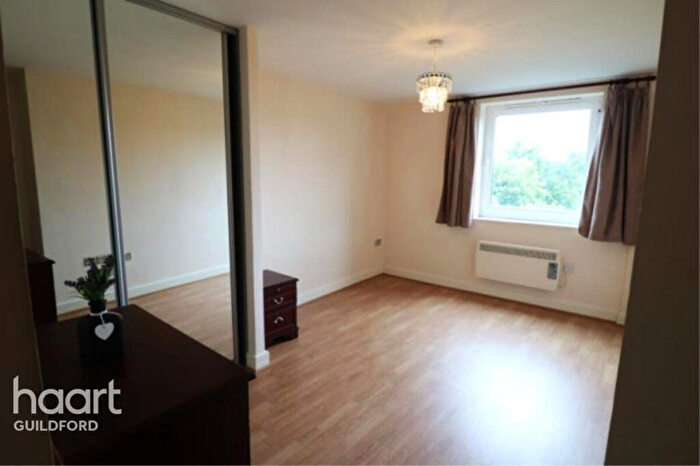 1 Bedroom Flat To Rent In Victoria Way, Woking, GU21