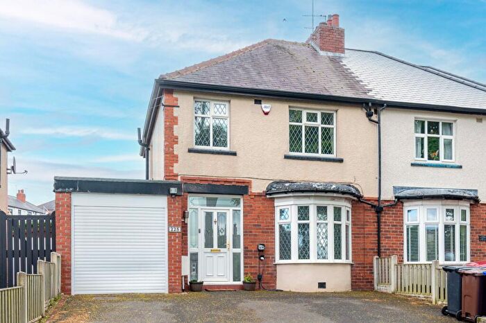 3 Bedroom Semi-Detached House For Sale In Meadow Head, Sheffield, S8