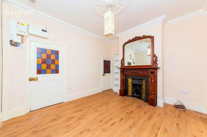 1 Bedroom Flat To Rent In Cliffe High Street, Lewes, East Sussex BN7