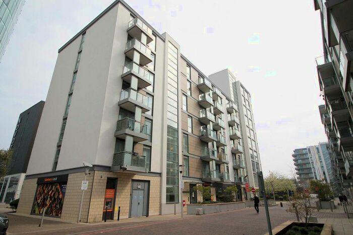 1 Bedroom Flat To Rent In Burgoyne House, Brentford, TW8