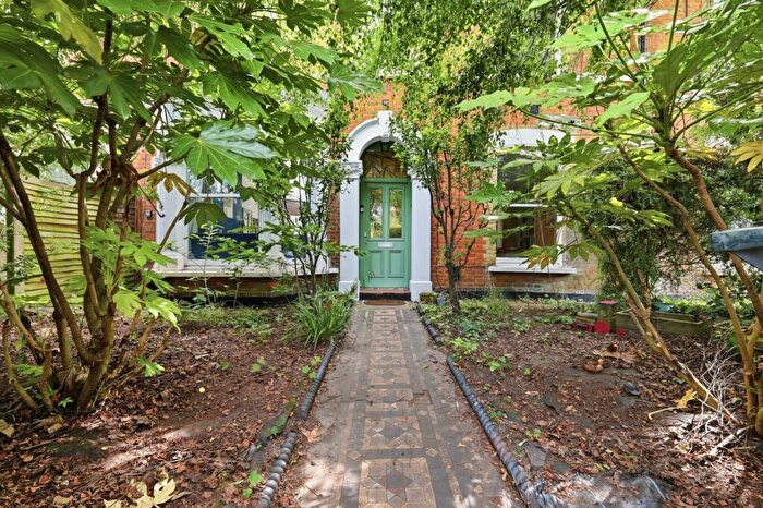 4 Bedroom House For Sale In Hampton Road, Forest Gate, E7