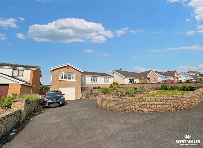 3 Bedroom Detached Bungalow For Sale In Banc Pendre, Kidwelly, SA17