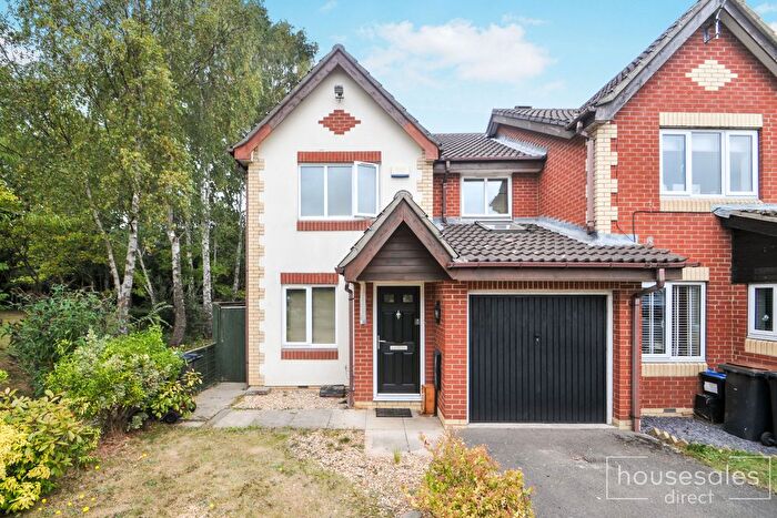 3 Bedroom End Of Terrace House For Sale In Hookstone Grange Court, Harrogate, HG2