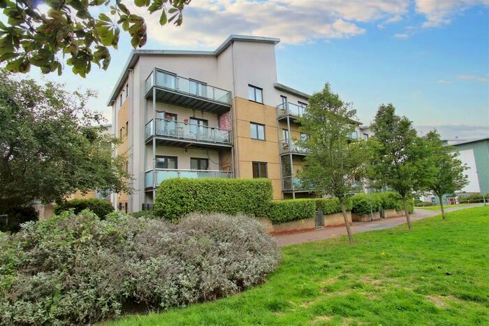 2 Bedroom Flat To Rent In Radcliffe House, Rollason Way, Brentwood, CM14