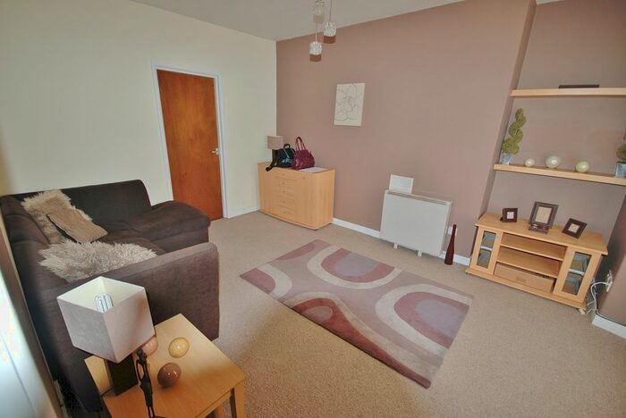 1 Bedroom Flat To Rent In Llanbadarn Road, Aberystwyth, SY23