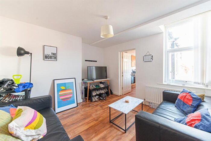 6 Bedroom Maisonette To Rent In Helmsley Road, Sandyford, Newcastle Upon Tyne, NE2