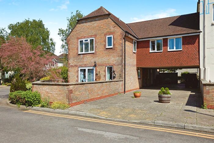 2 Bedroom Flat For Sale In Milford Court, Gillingham, SP8