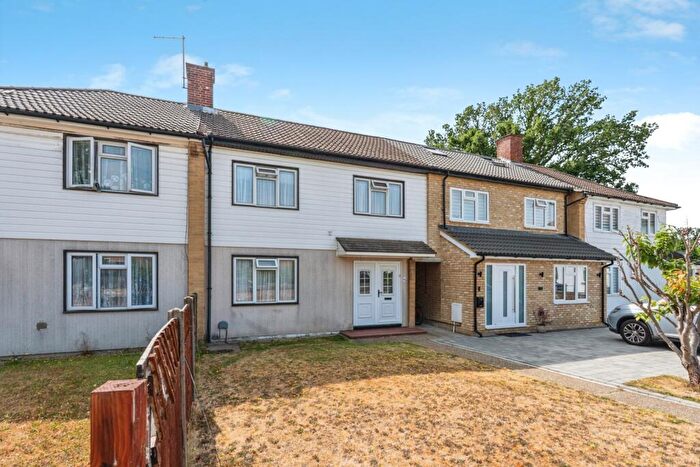 4 Bedroom Terraced House For Sale In Lockwood Path, Woking, Surrey, GU21