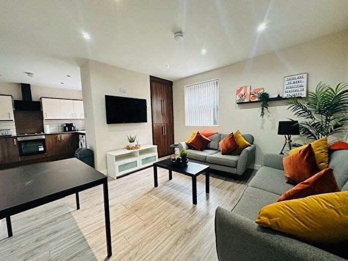 6 Bedroom Terraced House To Rent In Lovat Road, Preston, Lancashire, PR1