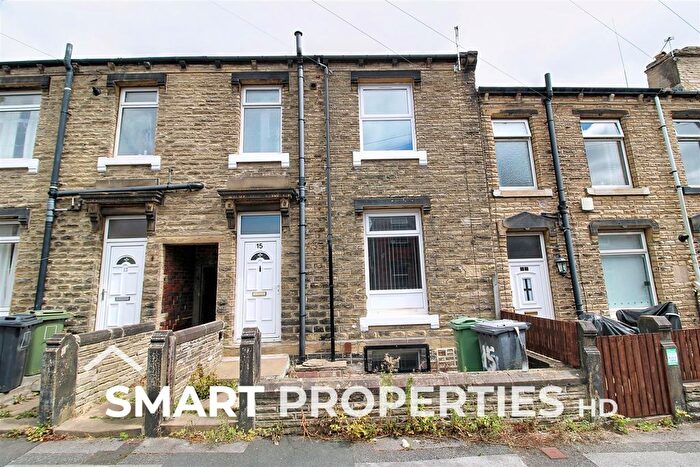 2 Bedroom Terraced House To Rent In Batley Street, Moldgreen, Huddersfield, HD5