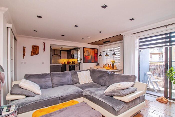 2 Bedroom Apartment For Sale In Laxfield Drive, Broughton, Milton Keynes, MK10