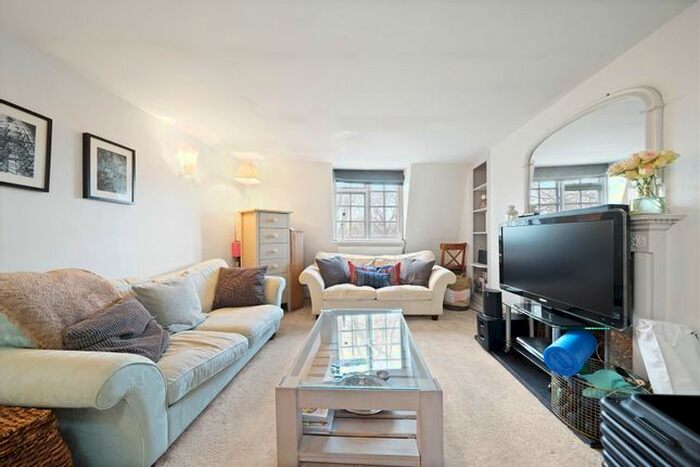 1 Bedroom Flat To Rent In Clapham Common South Side, Clapham Common, SW4