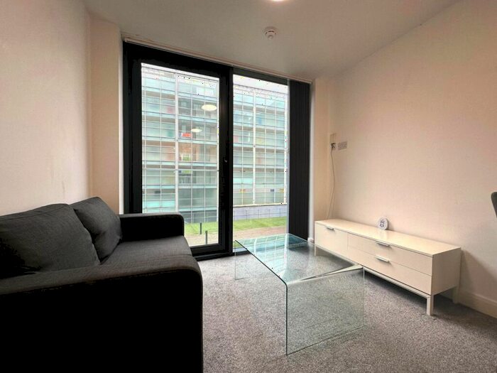 1 Bedroom Flat To Rent In Victoria House, Skinner Lane, Leeds, West Yorkshire, LS7