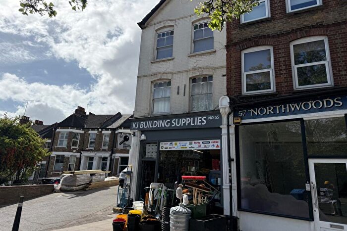 1 Bedroom Flat To Rent In Loampit Hill, SE13