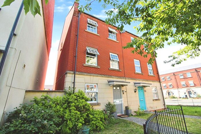 3 Bedroom Semi-Detached House For Sale In Gaveller Road, Swindon, SN25