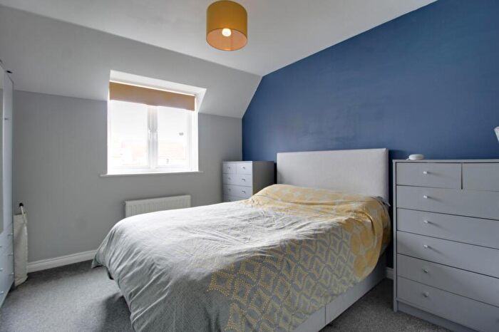 2 Bedroom Coach House For Sale In Piernik Close, Swindon, SN25