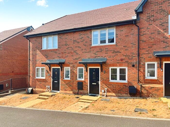 2 Bedroom Terraced House For Sale In Cardwell Road, Farnham, Surrey, GU9