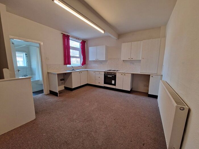 2 Bedroom Maisonette To Rent In Firth Park Road, Firth Park, S5