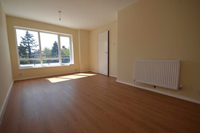 3 Bedroom Maisonette To Rent In High Street West Wickham, BR4