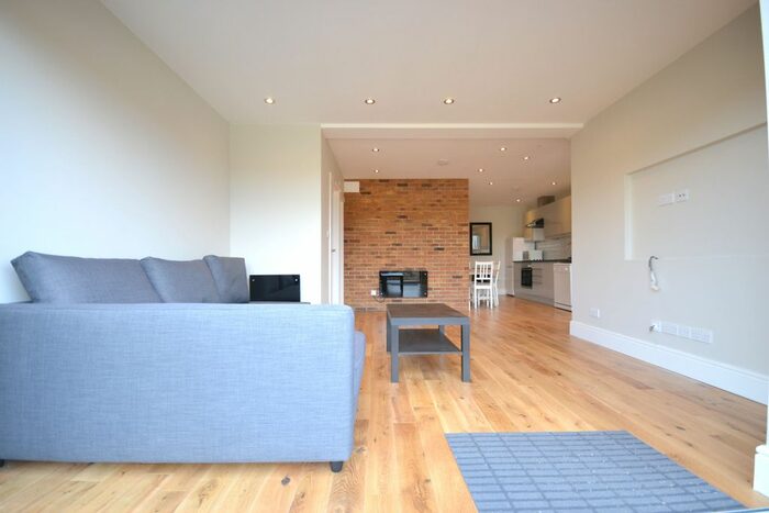1 Bedroom Flat To Rent In Mitcham Road, Tooting, SW17