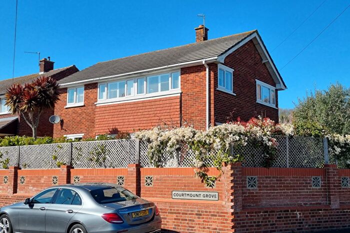 4 Bedroom Detached House For Sale In Drayton, Hampshire, PO6