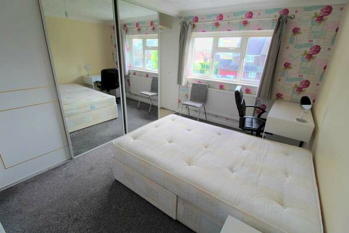 1 Bedroom House To Rent In Willow Way, Guildford, GU1