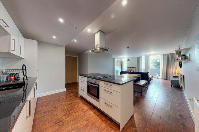 3 Bedroom Maisonette To Rent In Wonder House, Roseberry Place, London E8