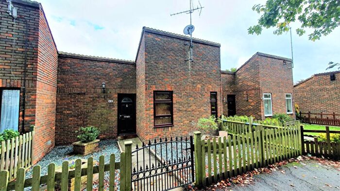 3 Bedroom Terraced House To Rent In Hammersmith Gardens, LU5