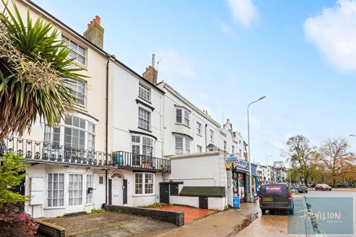 2 Bedroom Apartment To Rent In Richmond Place, Brighton, BN2