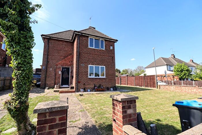 3 Bedroom Detached House For Sale In Simpson Road, Bletchley, Milton Keynes, MK1
