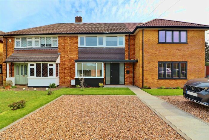 3 Bedroom Property To Rent In Common Lane, Radlett, WD7