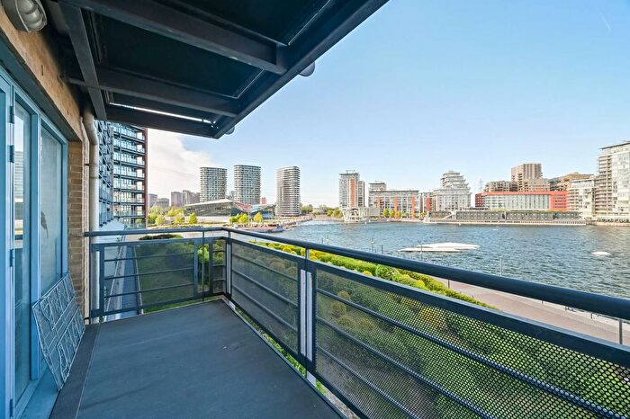 2 Bedroom Flat To Rent In Western Beach Apartments, Docklands, London, E16