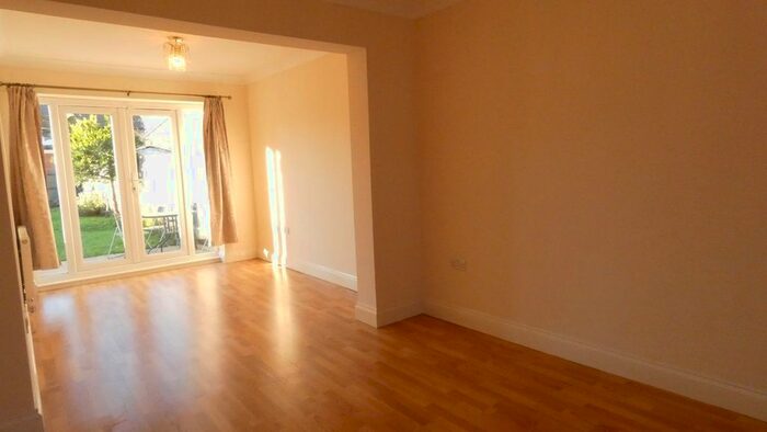 3 Bedroom Terraced House To Rent In Beechwood Avenue, Greenford, Middlesex UB6