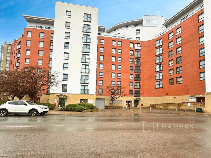 2 Bedroom Flat To Rent In Mackenzie House, Chadwick Street, LS10