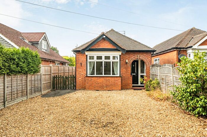 2 Bedroom Bungalow For Sale In London Road, Wokingham, Berkshire, RG40