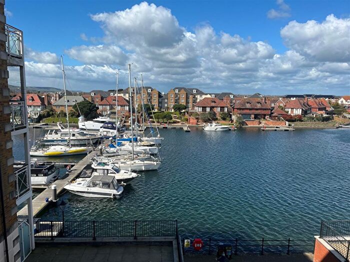 2 Bedroom Flat For Sale In Golden Gate Way, Eastbourne, BN23