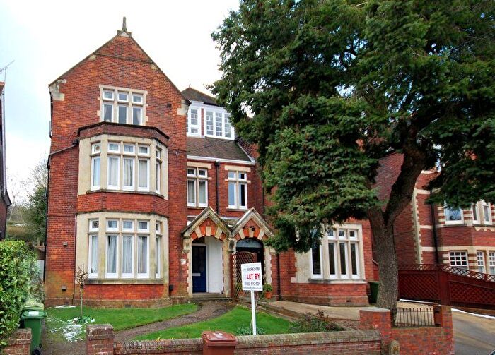 1 Bedroom Flat To Rent In Warwick Park, Tunbridge Wells, TN2