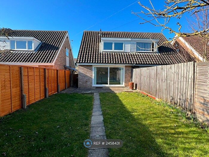 3 Bedroom Semi-Detached House To Rent In Newell Walk, Cambridge, CB1