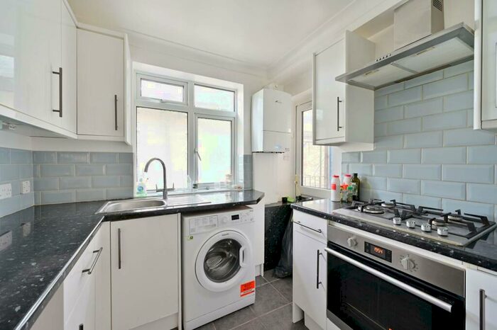 2 Bedroom Flat To Rent In Martin Way, Raynes Park, Morden, SM4
