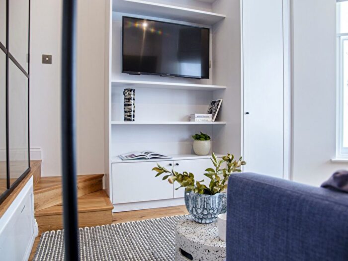 1 Bedroom Studio To Rent In Coleherne Road, London, SW10