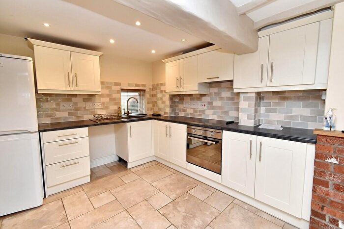 2 Bedroom Cottage For Sale In Water Lane, Bassingham, LN5
