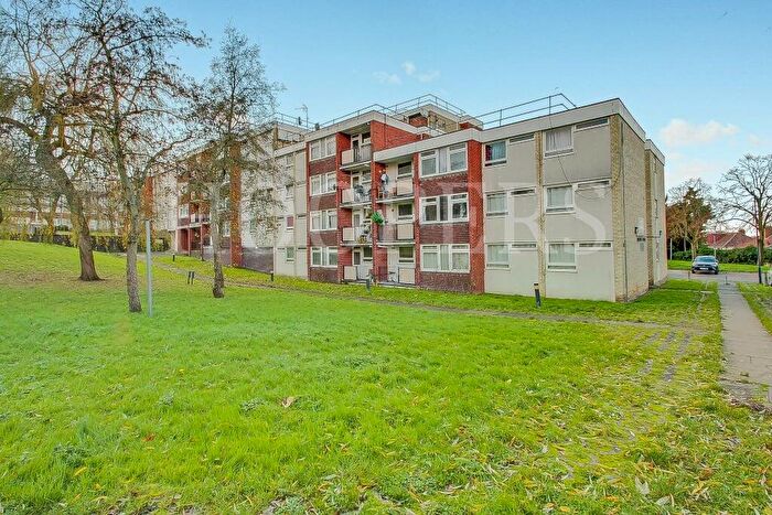 2 Bedroom Flat For Sale In Ainsworth Close, London, NW2