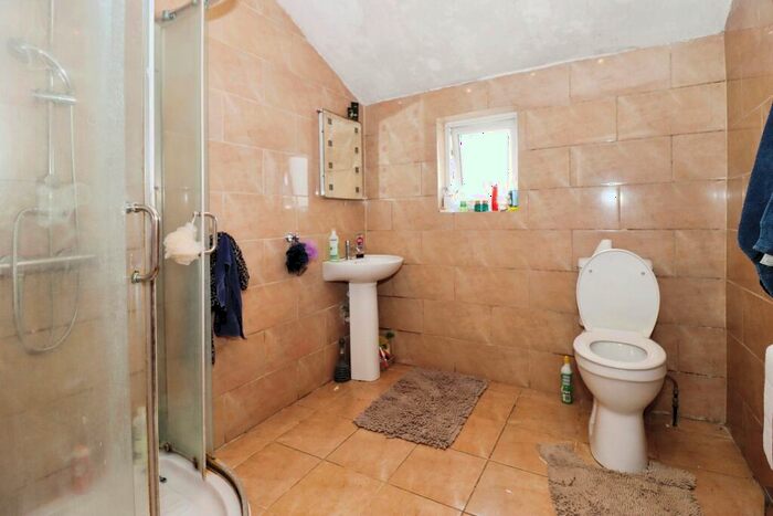 3 Bedroom Terraced House For Sale In Stapleton Road, Bristol, BS5