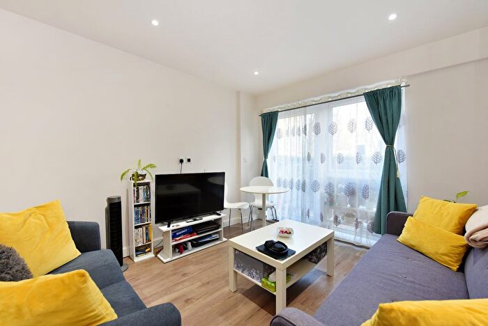 1 Bedroom Flat For Sale In Argent House, Beaufort Square, Colindale, London, NW9