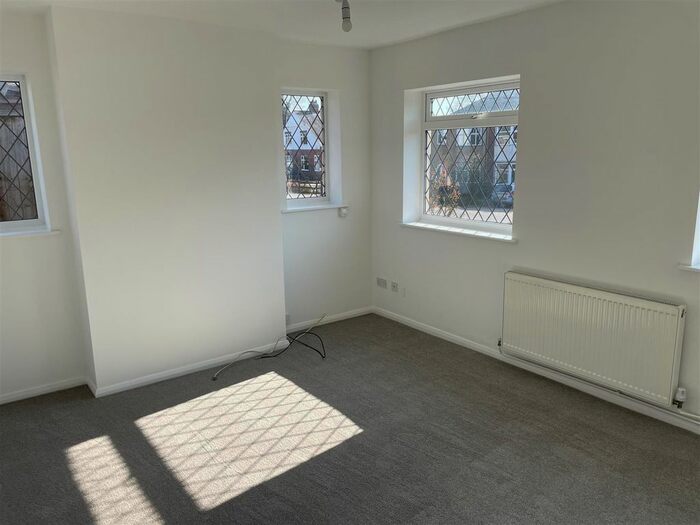 3 Bedroom Property To Rent In Little Glen Road, Glen Parva, Leicester, LE2