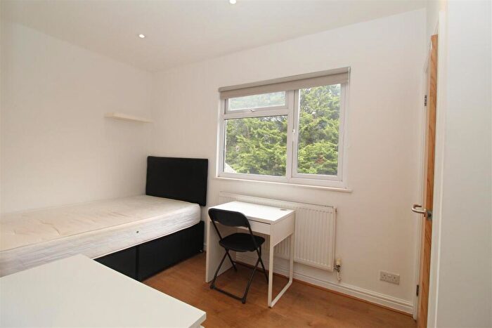 1 Bedroom House To Rent In Colum Road, Cathays, Cardiff, CF10